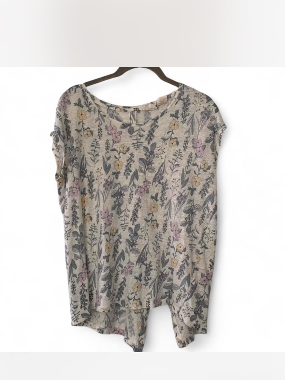 Fairy Cottage Floral Short Sleeve Tee in Cream with Pastel Print M